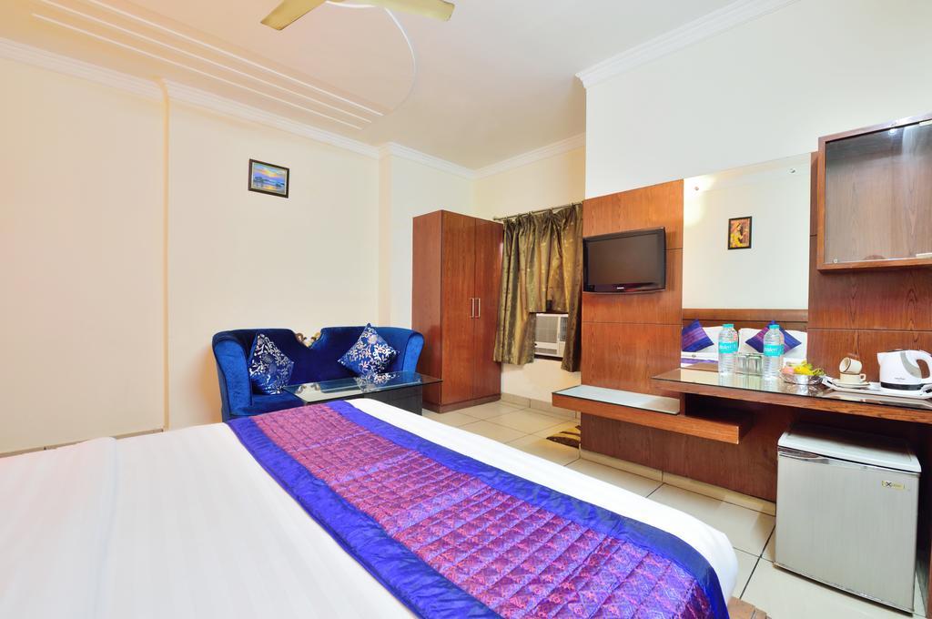 Hotel Centra 3*